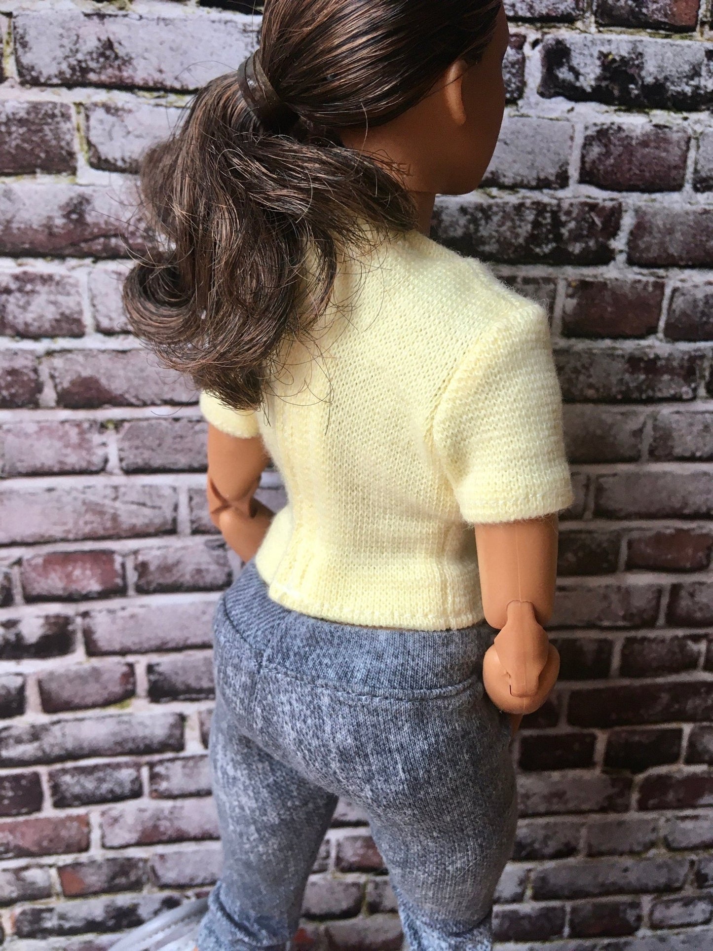 Staple Strong T-Shirt for Curvy Doll, 1/6-Scale