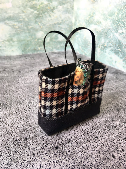 BQ-FLIA – Large Fabric Tote Bag for 1/6 Scale Fashion Dolls (Multiple Colors)