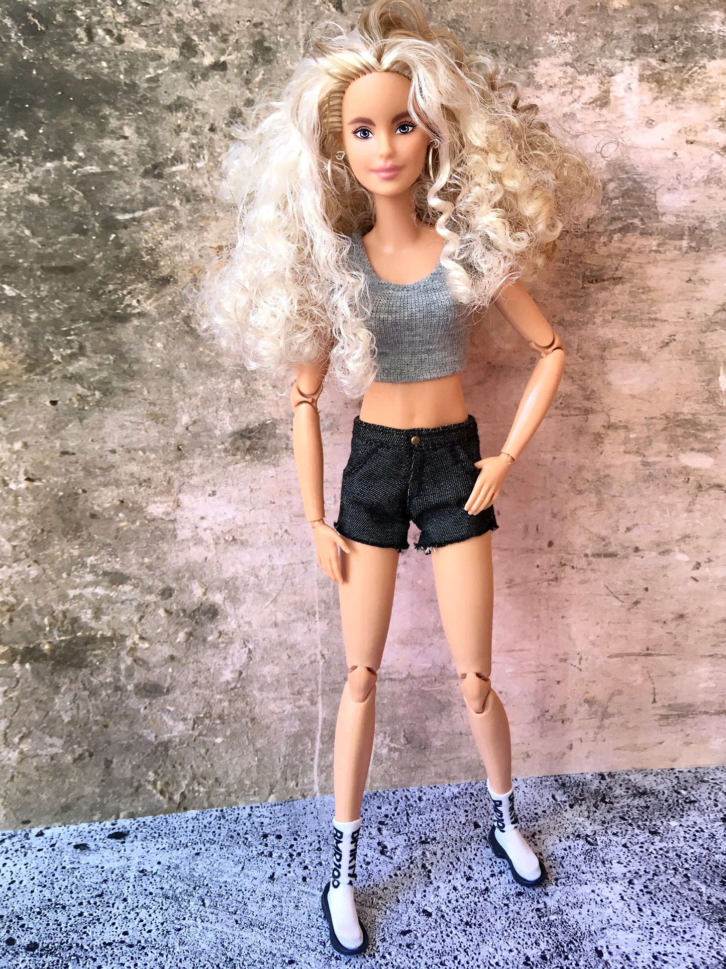 BQ-ASH – Raw Hem Denim Shorts with Back Stitching for 11.5" 1/6 Scale Fashion Dolls - www.bouutique.com