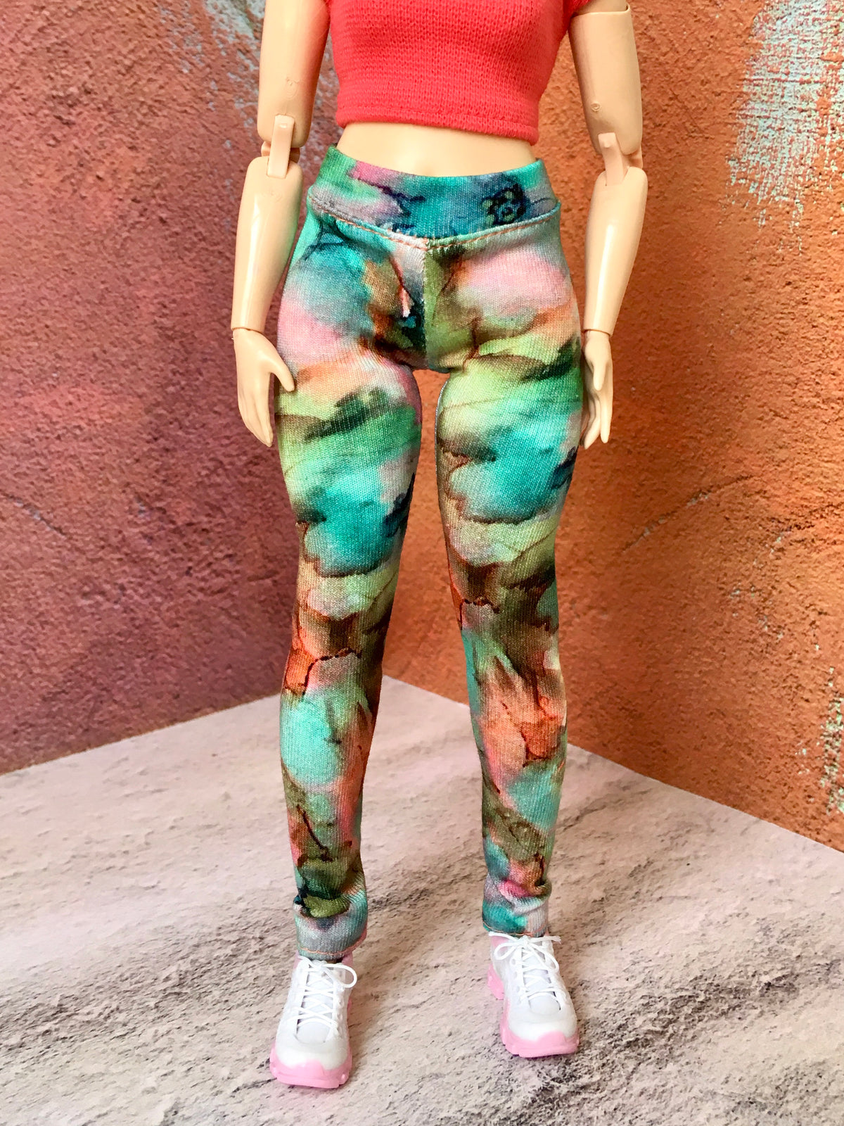 BQ‑SLATE – Graue Jeggings für Curvy-Puppen 28 cm