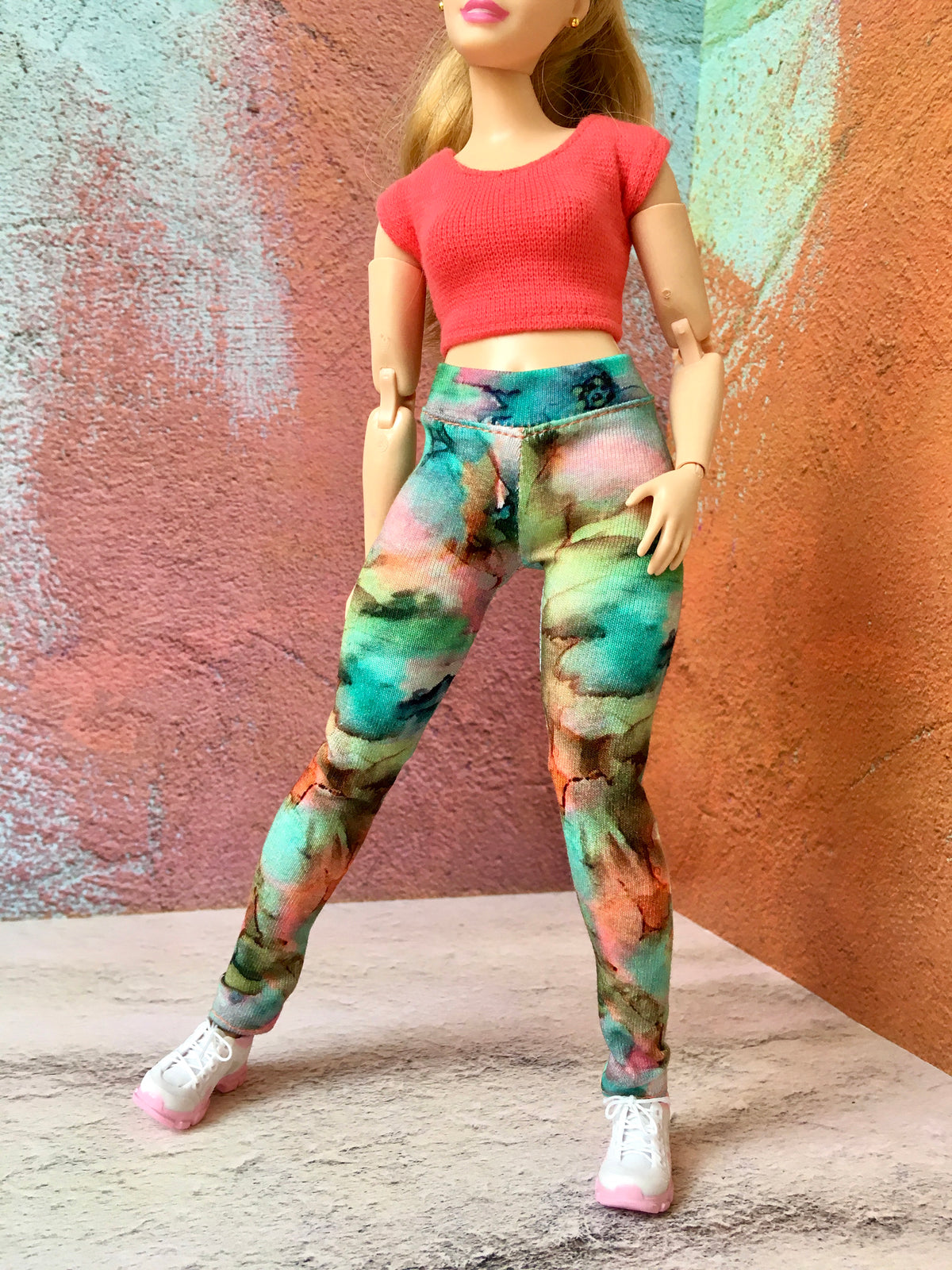 BQ‑SLATE – Graue Jeggings für Curvy-Puppen 28 cm