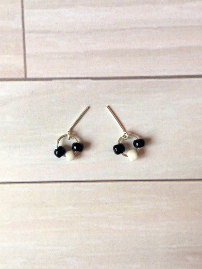 BQ-E23 – Black & White Beaded Earrings for 12" Fashion Dolls