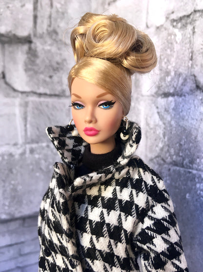 BQ-E23 – Black & White Beaded Earrings for 12" Fashion Dolls