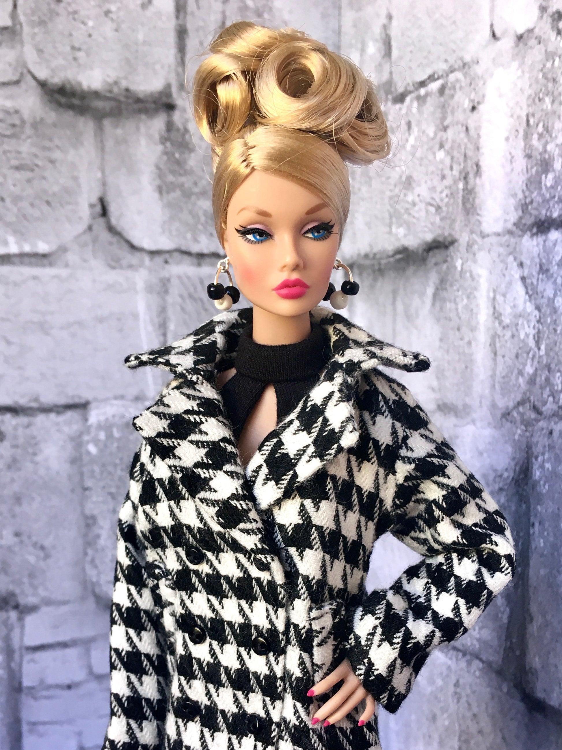 BQ-E23 – Black & White Beaded Earrings for 12" Fashion Dolls