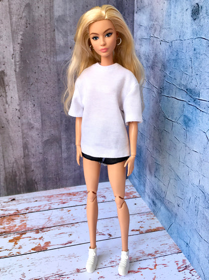 BQ-FLOWY LITE – Oversized Crew-Neck T-shirt for Dolls (11.5") - www.bouutique.com