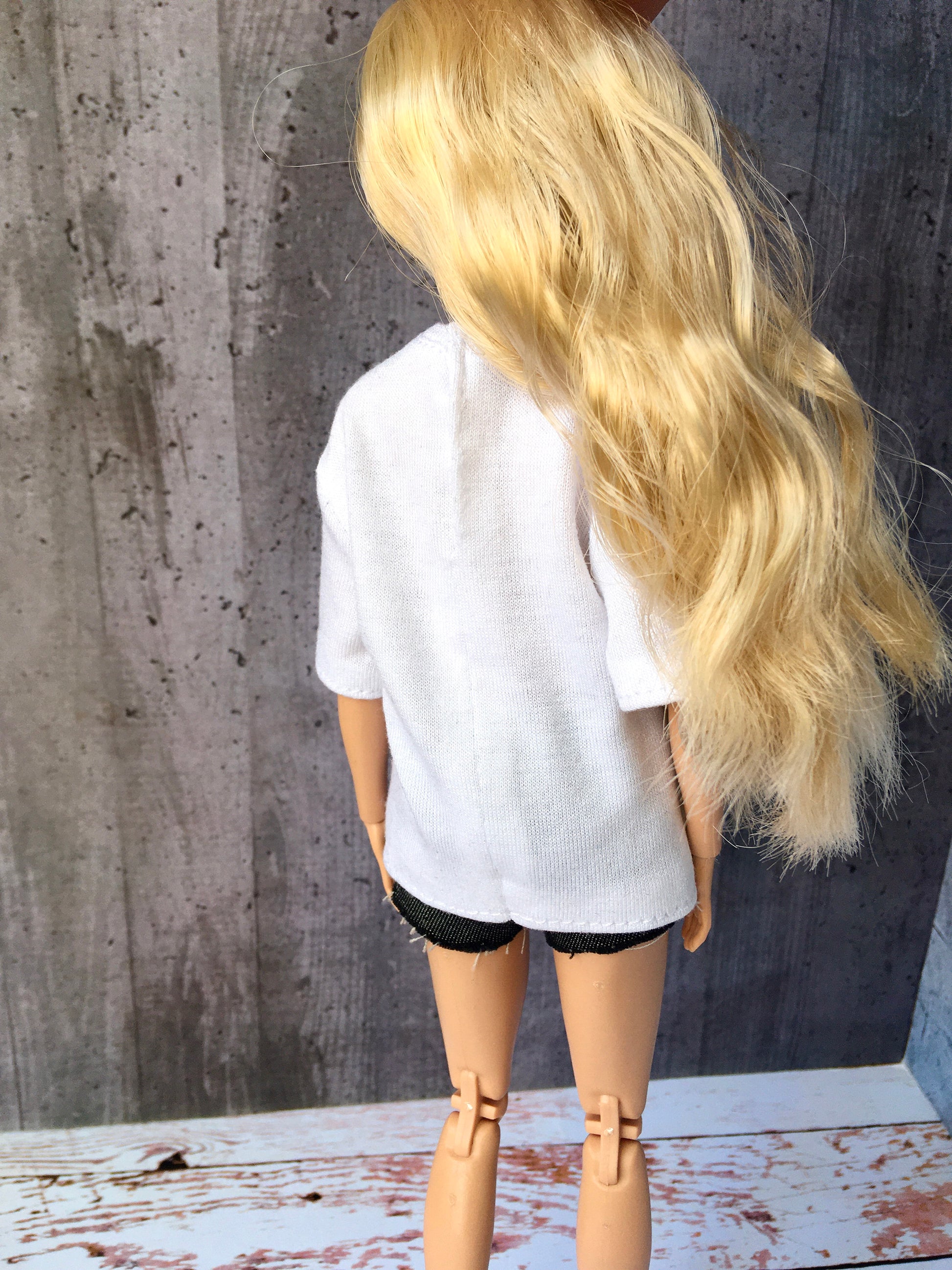 BQ-FLOWY LITE – Oversized Crew-Neck T-shirt for Dolls (11.5") - www.bouutique.com