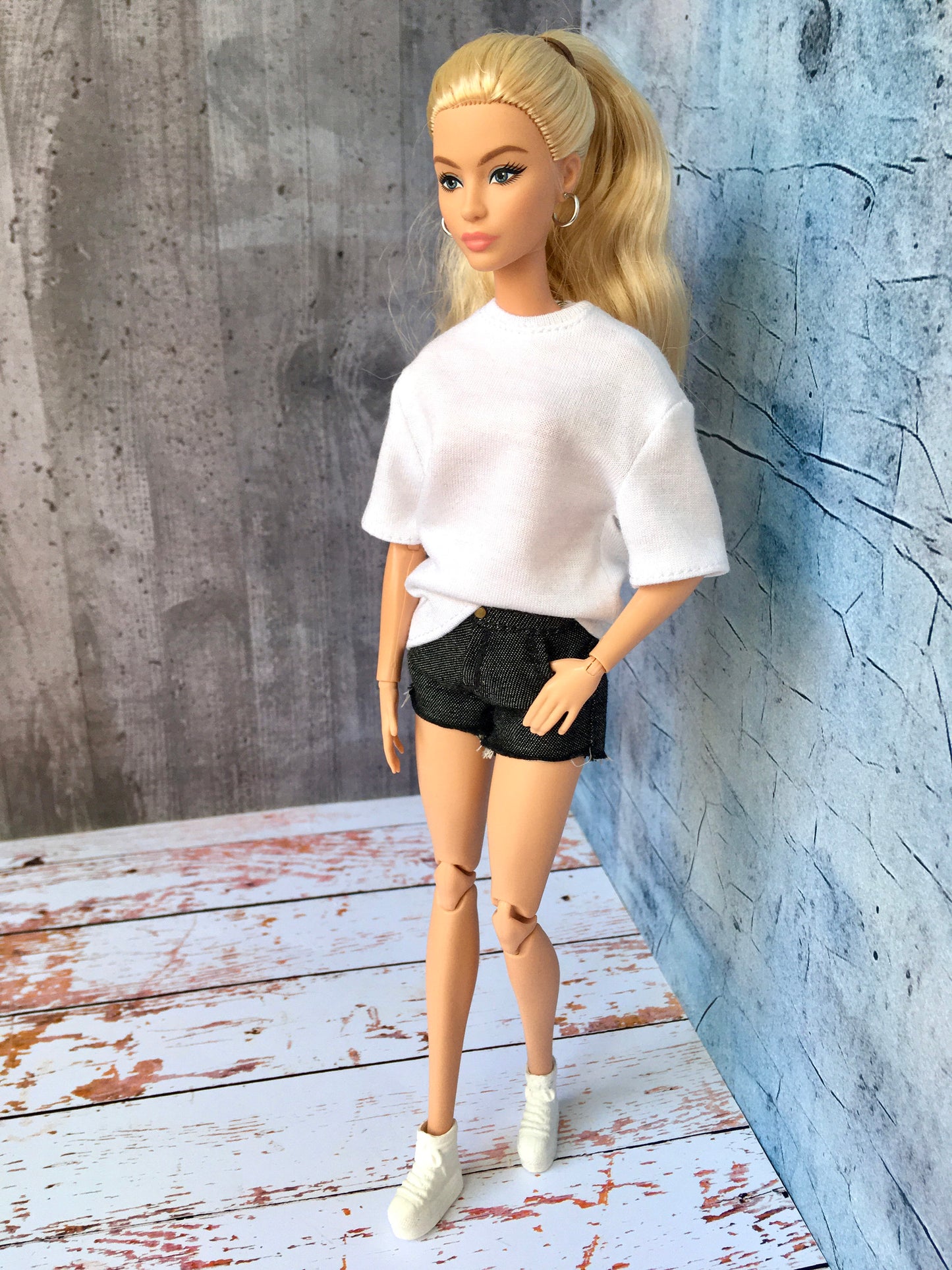 BQ-FLOWY LITE – Oversized Crew-Neck T-shirt for Dolls (11.5") - www.bouutique.com
