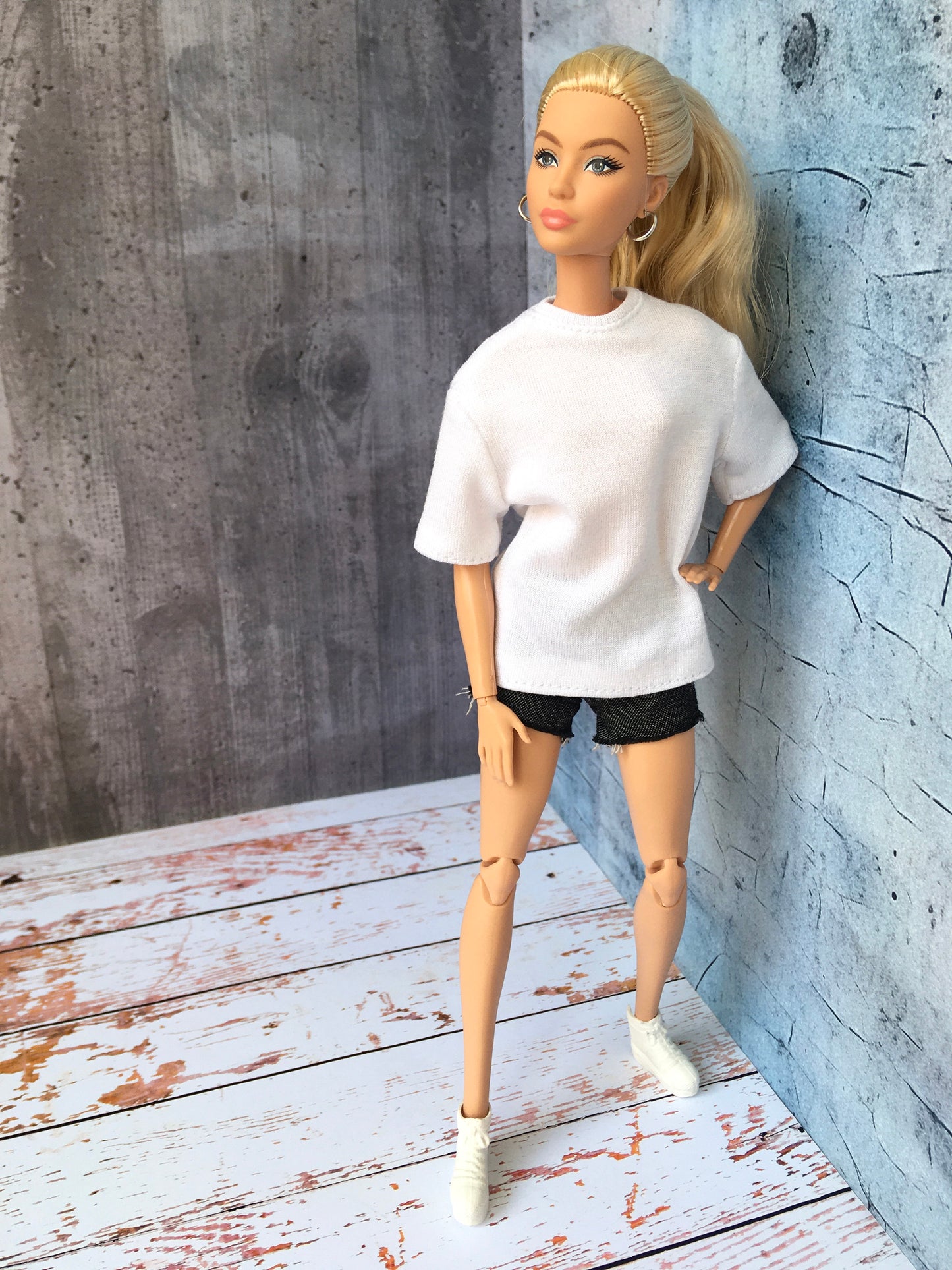 BQ-FLOWY LITE – Oversized Crew-Neck T-shirt for Dolls (11.5") - www.bouutique.com