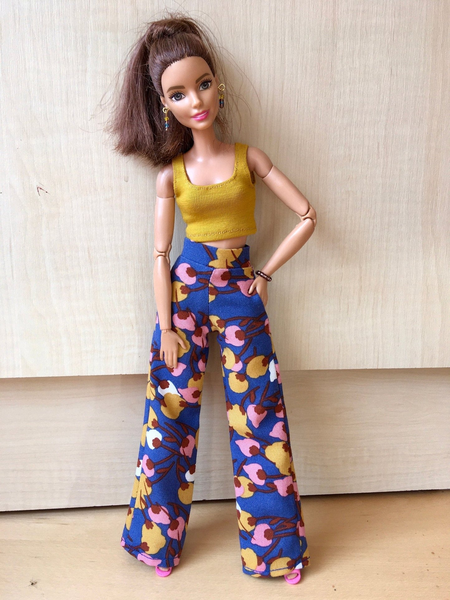 BQ-POWER – Basic Crop Tank Top for 11.5" 1/6 scale Fashion Dolls - www.bouutique.com