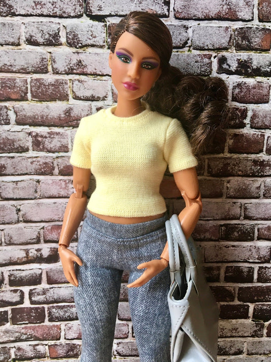 Staple Strong T-Shirt for Curvy Doll, 1/6-Scale