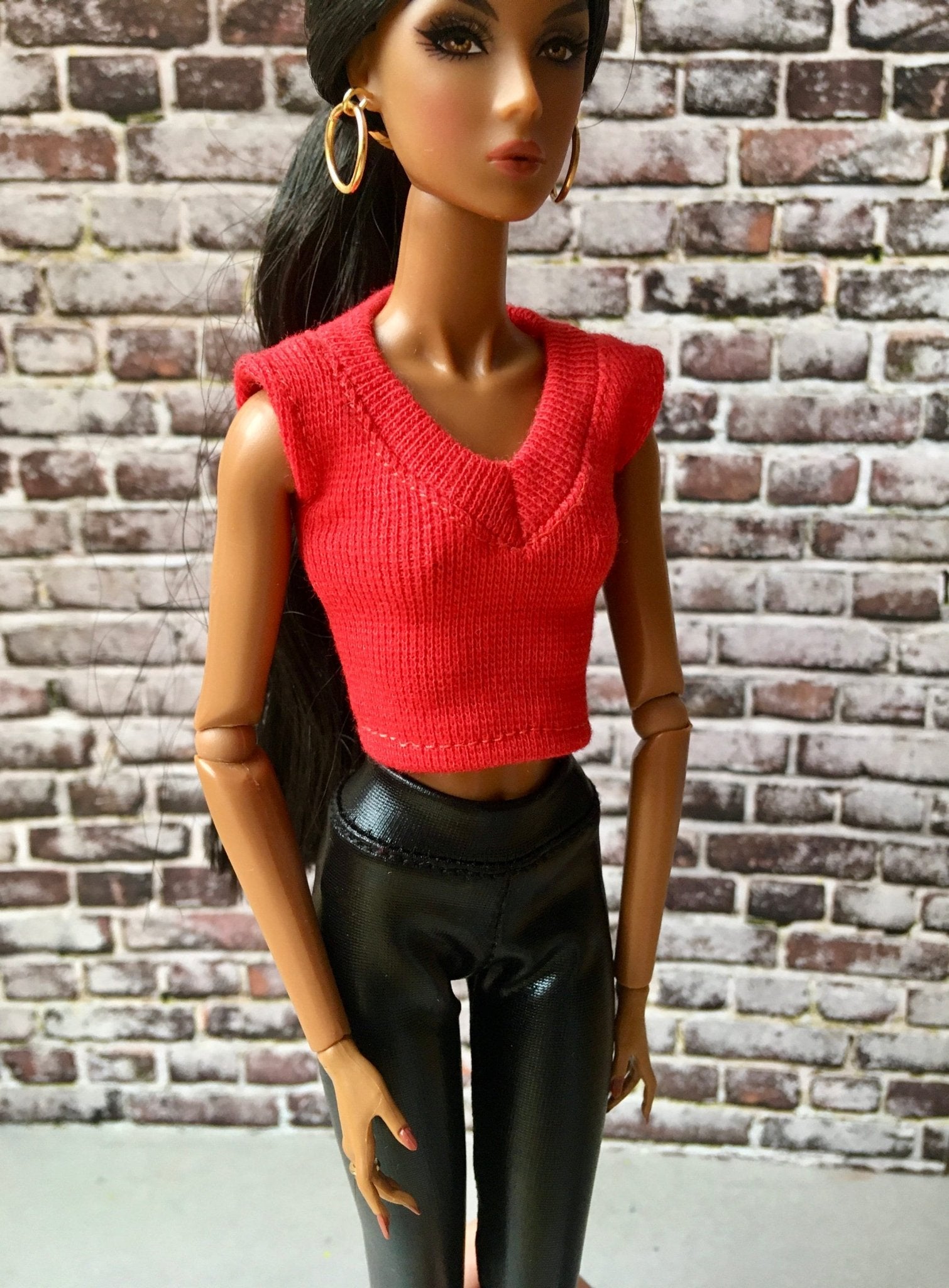 Sleek V-Neck Crop T-shirt for NuFace Integrity Toys Doll 12.5", many colors
