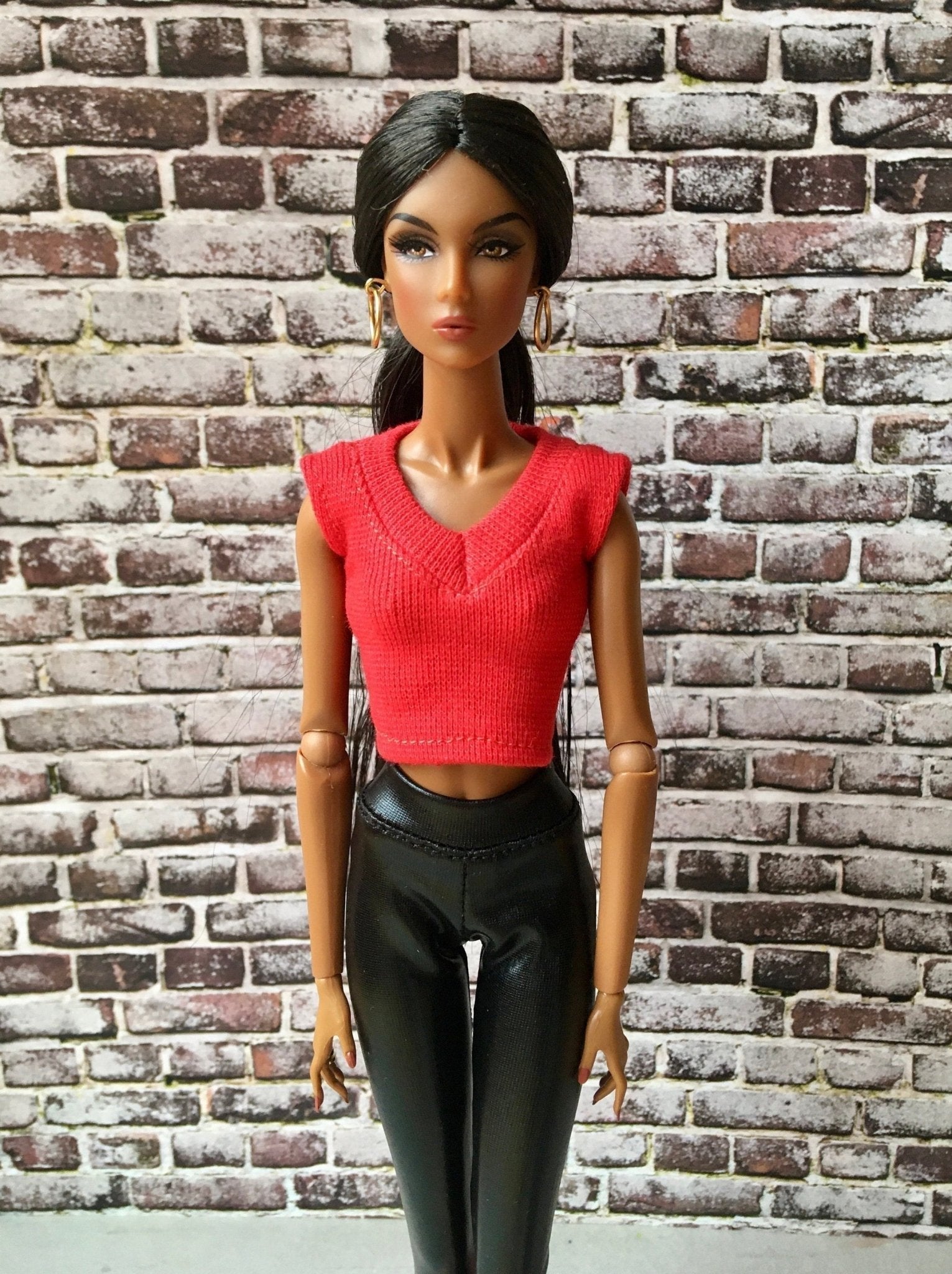 Sleek V-Neck Crop T-shirt for NuFace Integrity Toys Doll 12.5", many colors