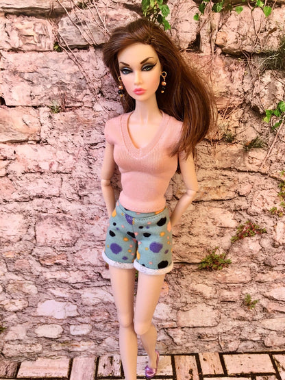 Sleek V-Neck T-shirt for Poppy Parker Doll, many colors