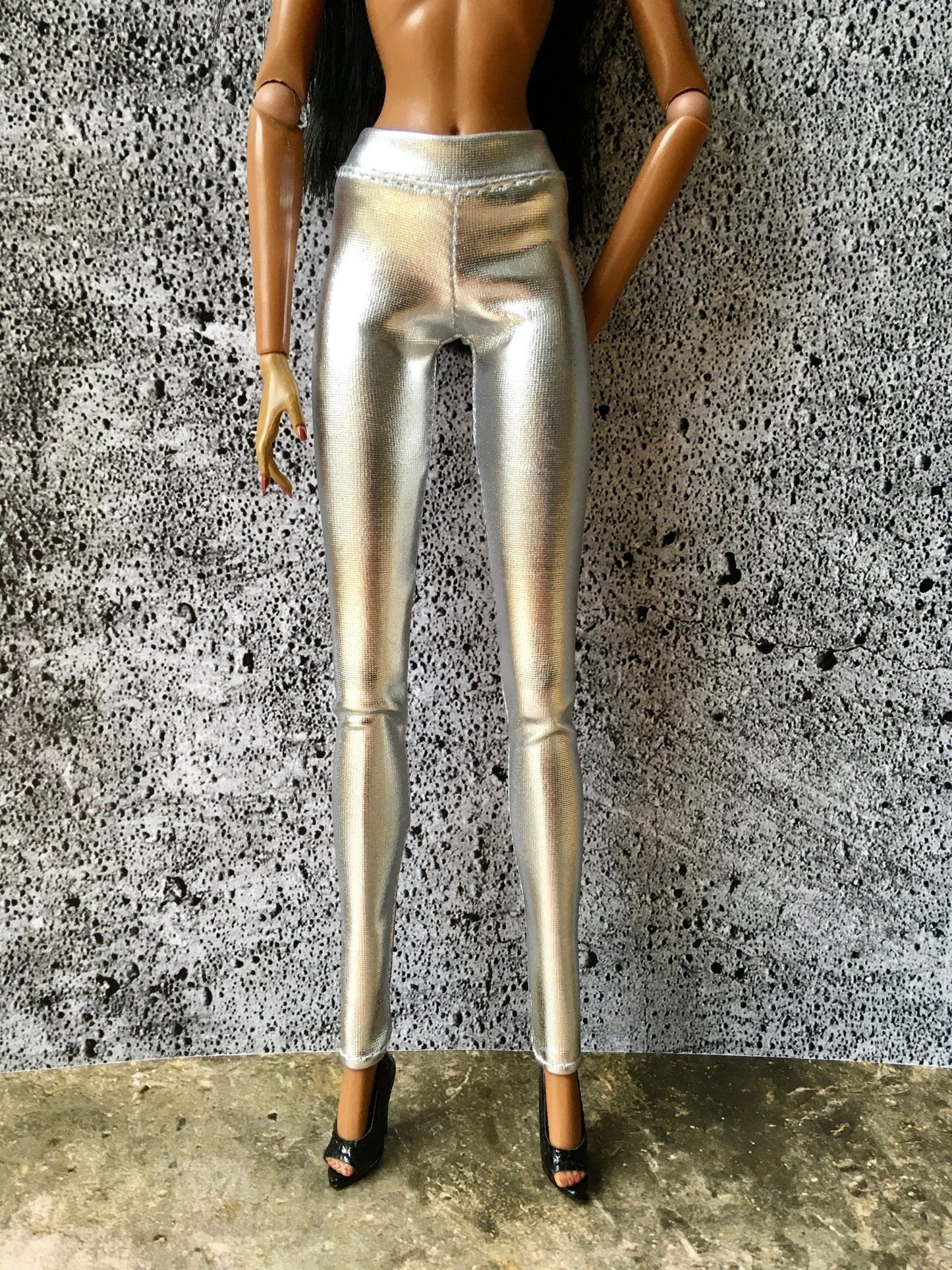 BQ-GLIMMER – Silver Metallic Leggings for 12.5" 1/6 Scale Fashion Dolls - www.bouutique.com