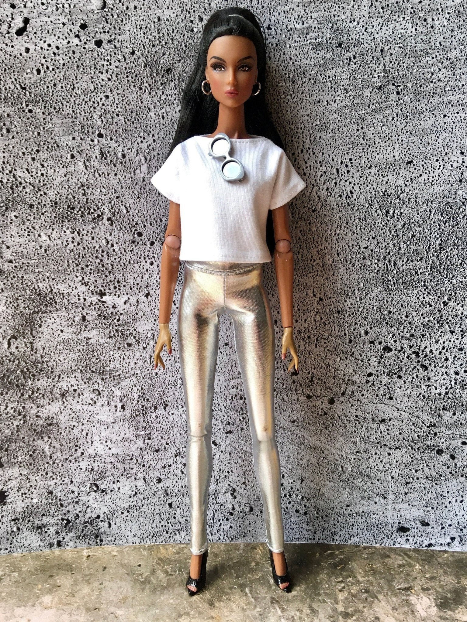 BQ-GLIMMER – Silver Metallic Leggings for 12.5" 1/6 Scale Fashion Dolls - www.bouutique.com