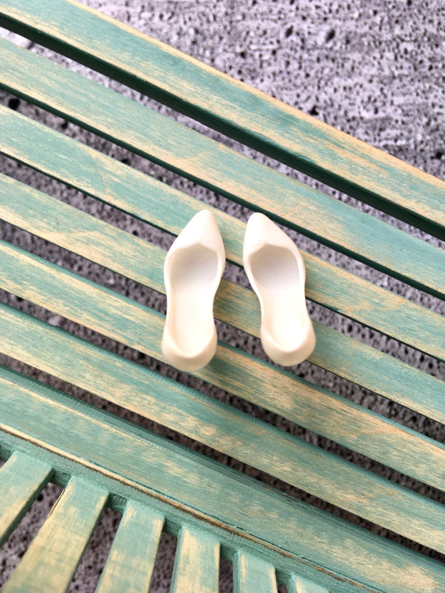 Classic Toe Pumps High Heels in white color for Integrity Toys Doll